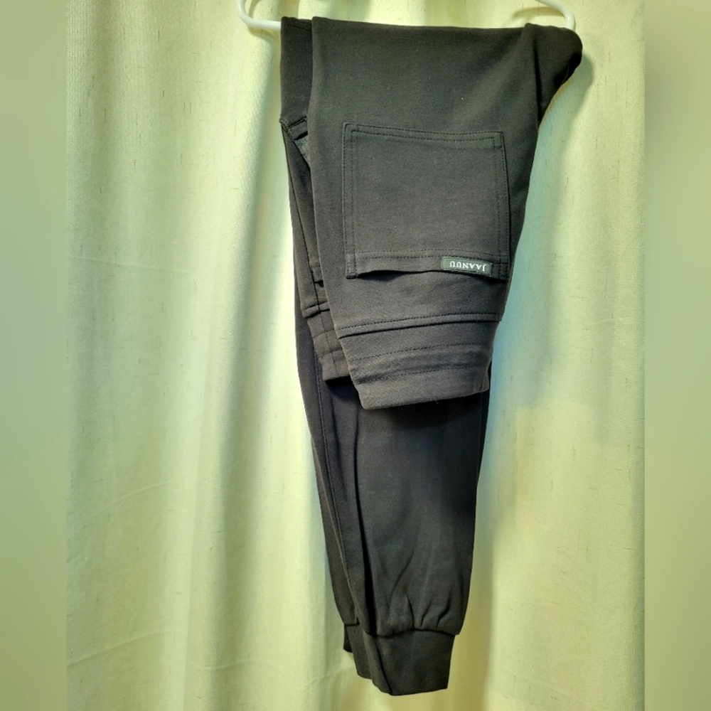 Jaanuu Scrub pants